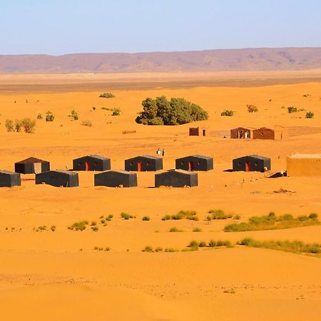 Отель Camp Mbark Authentic Мхамид Экстерьер фото
